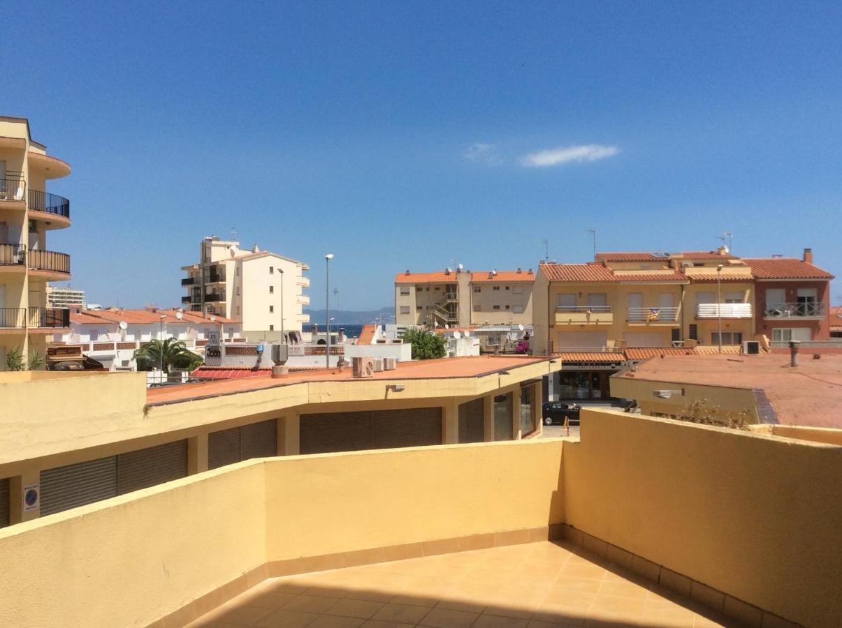 Mar Blau L'Escala Apartment Bilik gambar